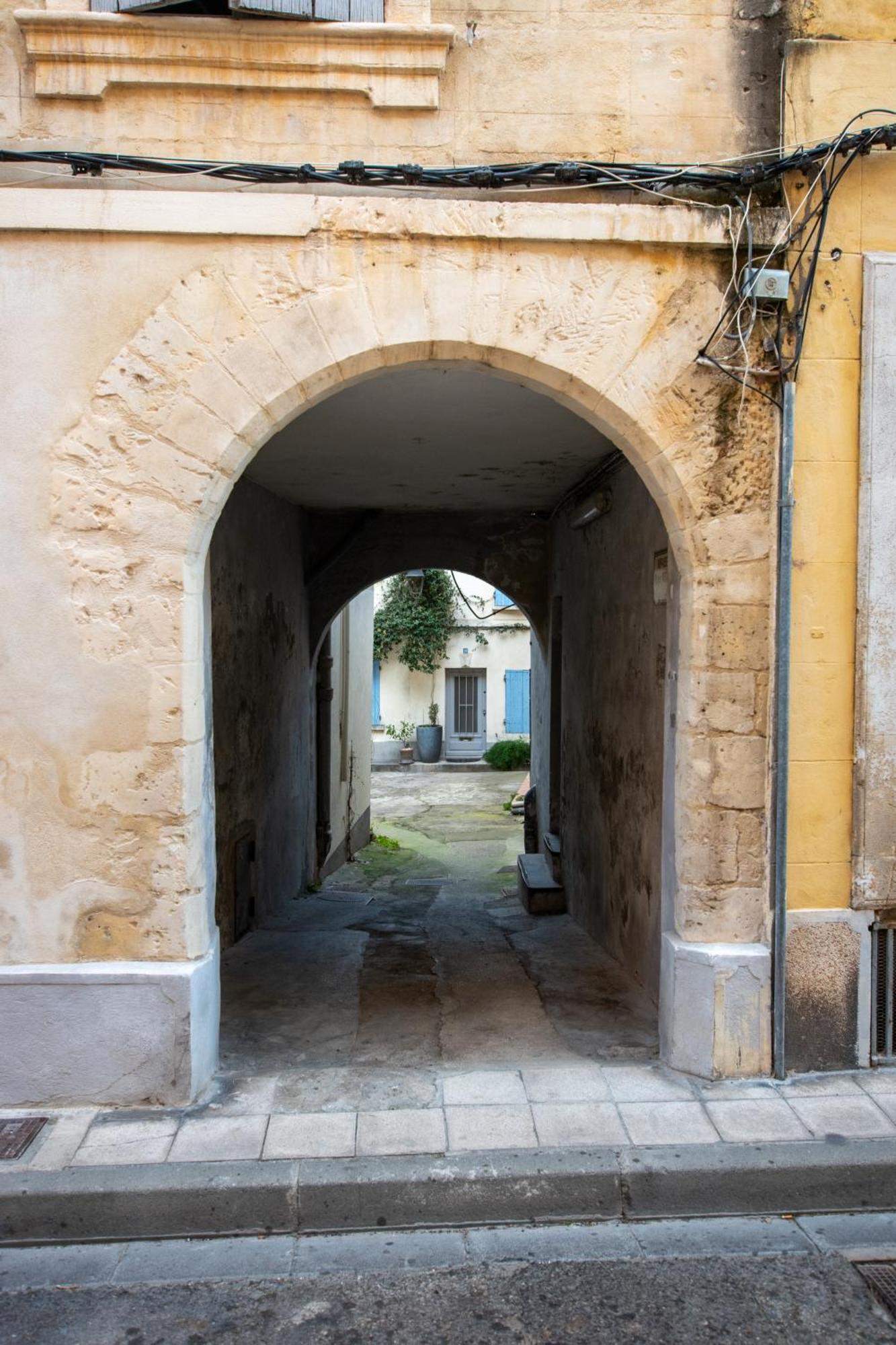 Cosy Spacieux ,calme à 200 M Des Arènes, Wifi Hébergement de vacances Arles
