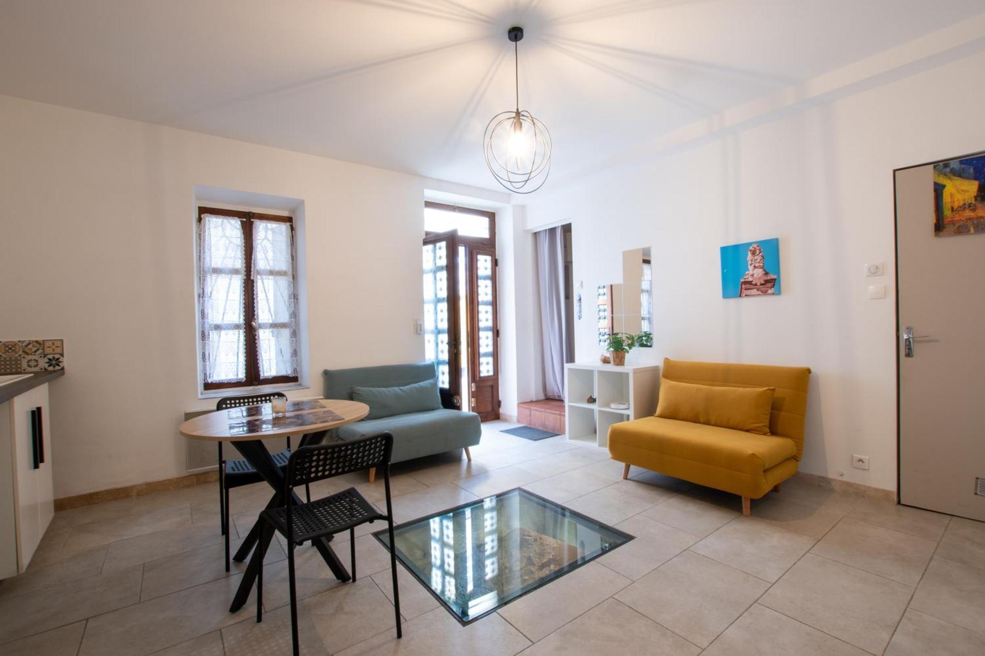 Cosy Spacieux ,calme à 200 M Des Arènes, Wifi Hébergement de vacances