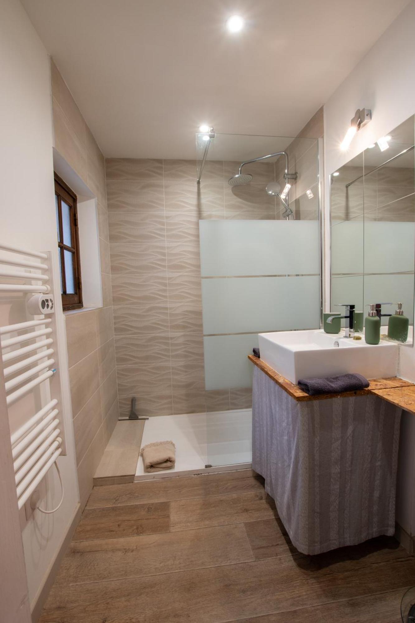 Cosy Spacieux ,calme à 200 M Des Arènes, Wifi Hébergement de vacances Arles
